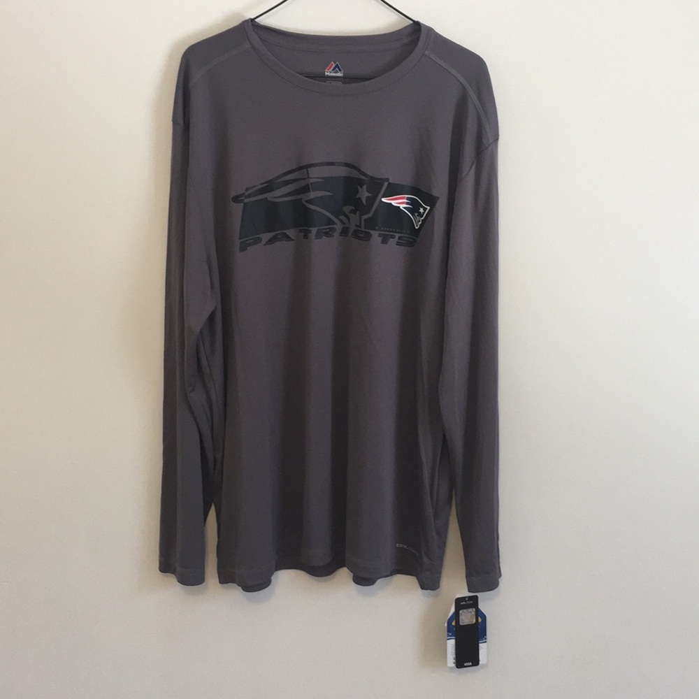 NWT Men's Patriots football performance shirt